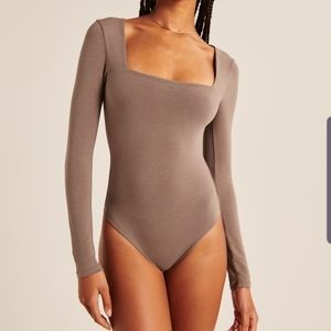 Abercrombie & Fitch Long Sleeve  Squareneck Thong Bodysuit Women's L Wine
